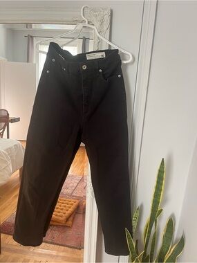 Women’s Rag & Bone Black Jeans - Classic Straight Fit, stretch, high rise 30